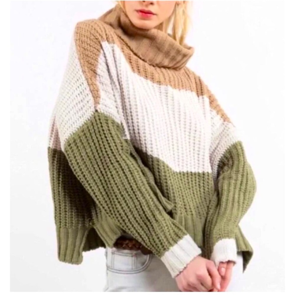 POL Cropped Oversized Turtleneck Sweater Size Small 
Tan Cream Olive Colorblock